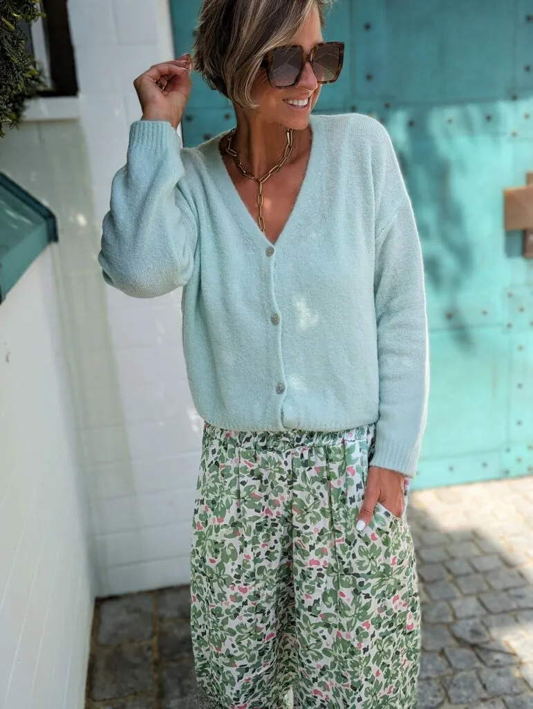 Cardigan mit V-Neck MALLORY – versch. Farben